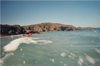  Surf en kayak duranle la marea baja 